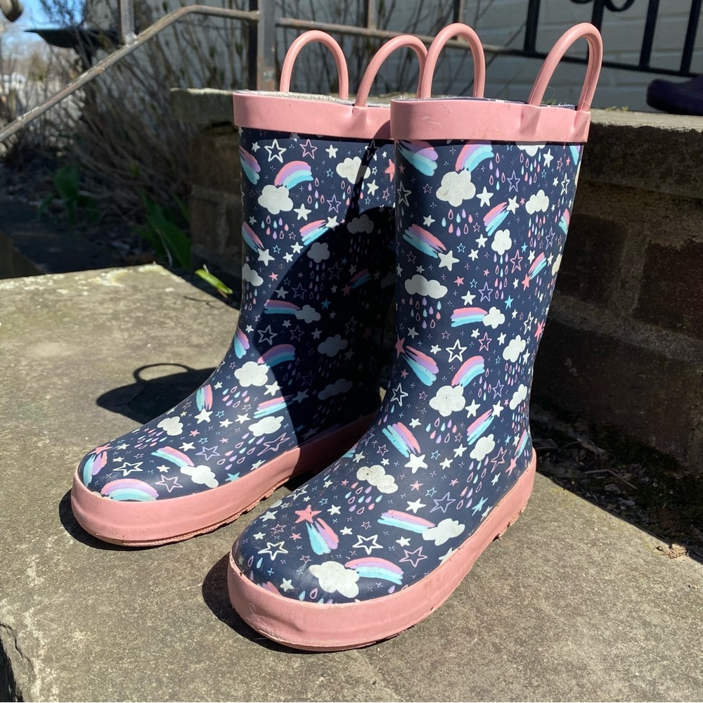 Kids Western Chief Rainboots - Navy with Pink and Rainbow Cloud Print